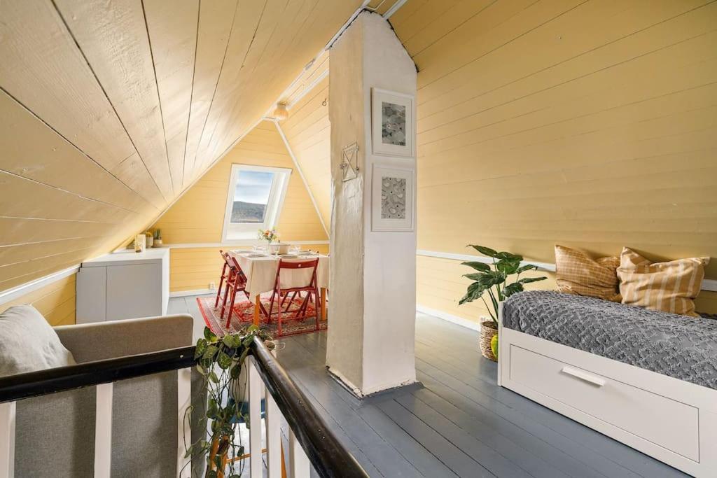 Det Lille Rode Huset Ved Floibanen Villa Bergen Exterior photo